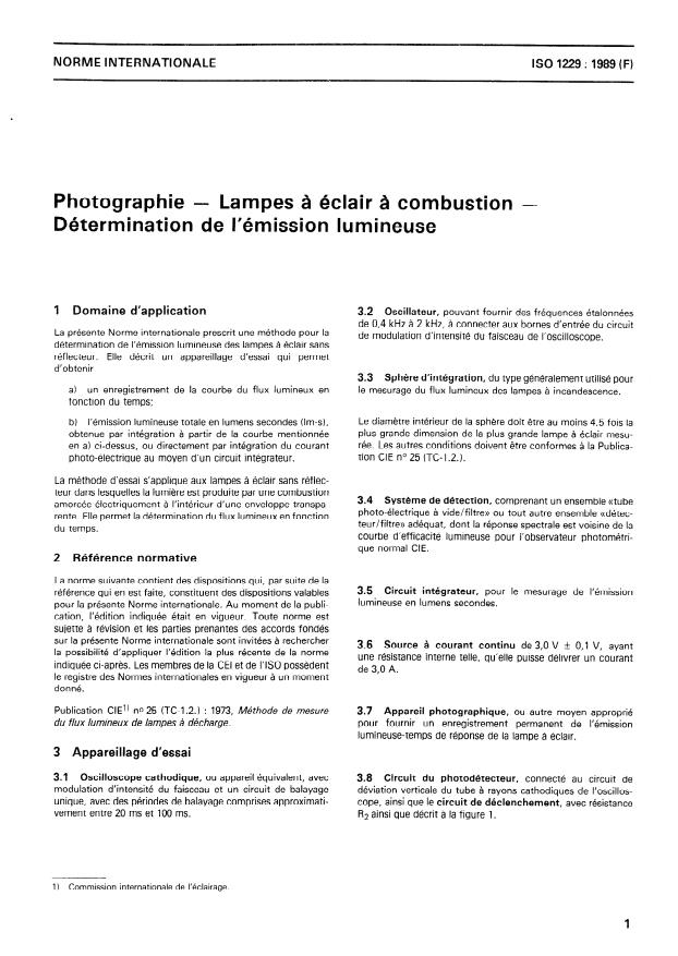 ISO 1229:1989 - Photographie -- Lampes a éclair a combustion -- Détermination de l'émission lumineuse