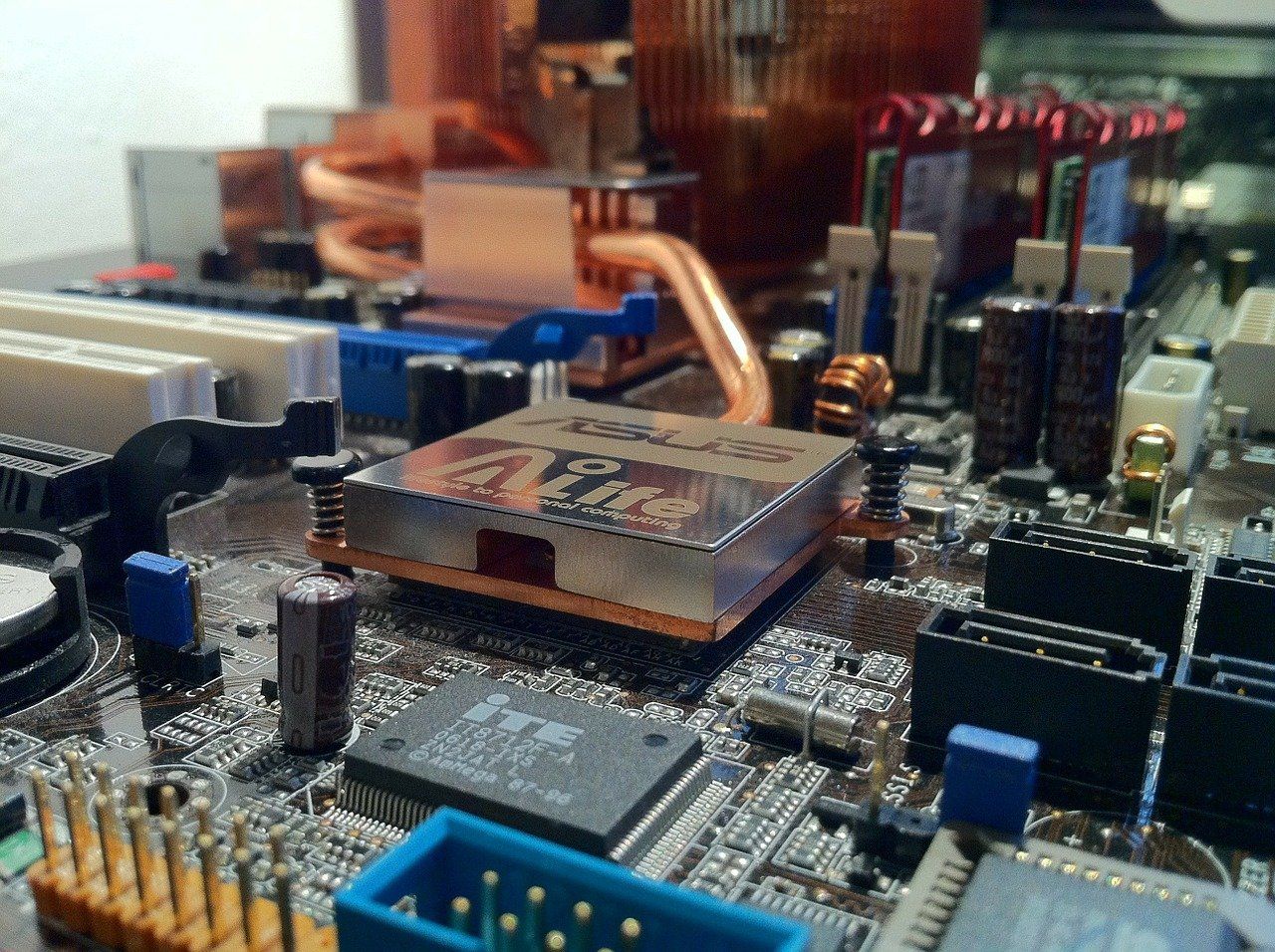 motherboard-gc024bccca_1280.jpg